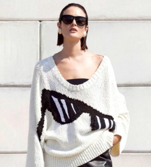 Как выбрать модный свитер, джемпер или кардиган на весну 2021?