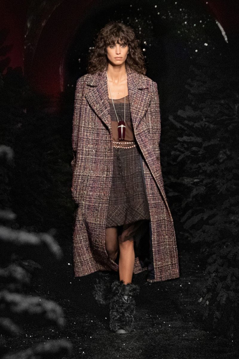 Модное пальто осень-зима 2021-2022 из коллекции Chanel
