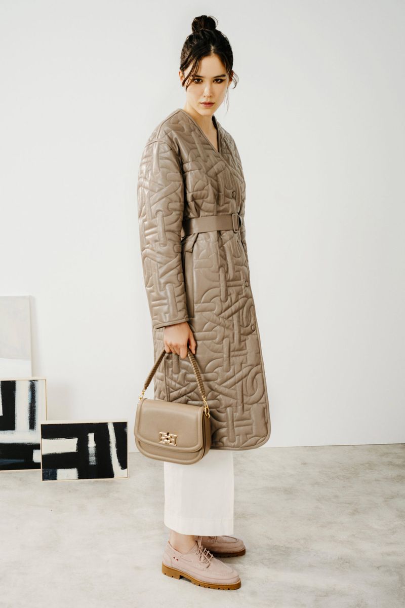 Модное пальто весна-лето 2022 из коллекции Bally