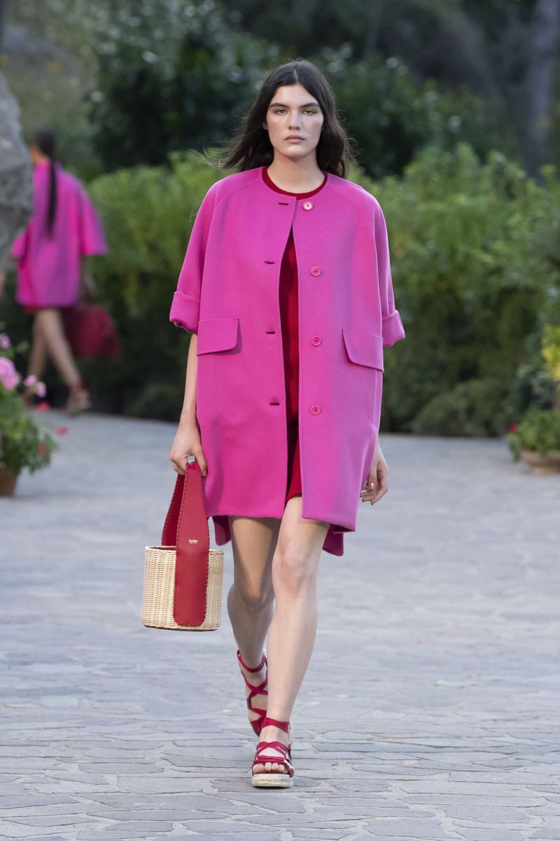 Модное пальто весна-лето 2022 из коллекции Max Mara