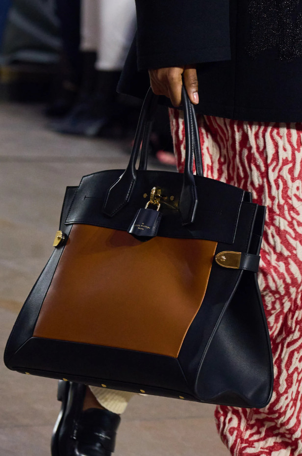 Модные женские сумки зима 2022-2023 из коллекции Louis Vuitton