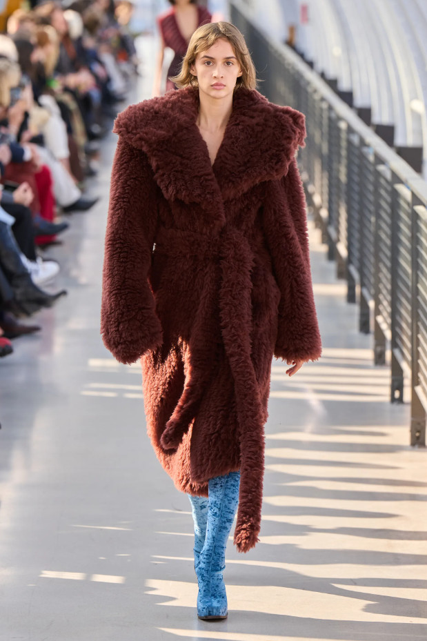 Тренд зима 2022-2023 – модные шубы из коллекции Stella McCartney