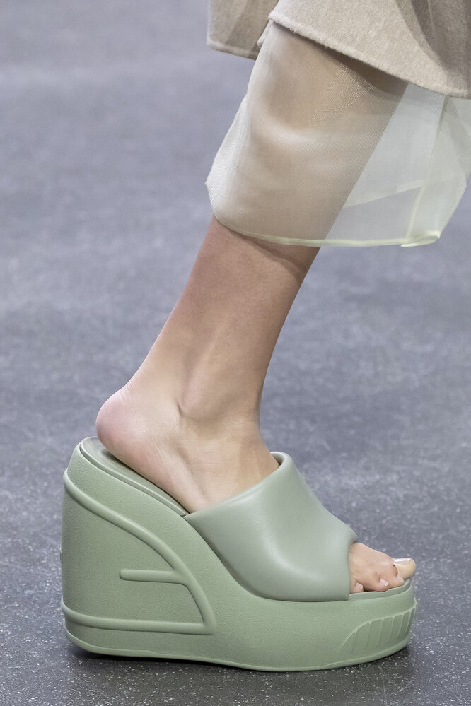 Обзор модной женской обуви 2023 весна-лето: тренды, модели, цвета