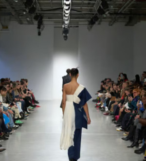 Как мусорщик и уборщица вырастили звезду парижской недели моды: история Мосси Траоре