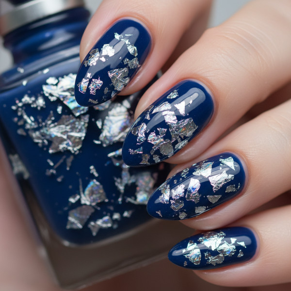 Маникюр с фольгой на коротких ногтях