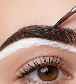 Идеальные брови в домашних условиях: как правильно красить их краской